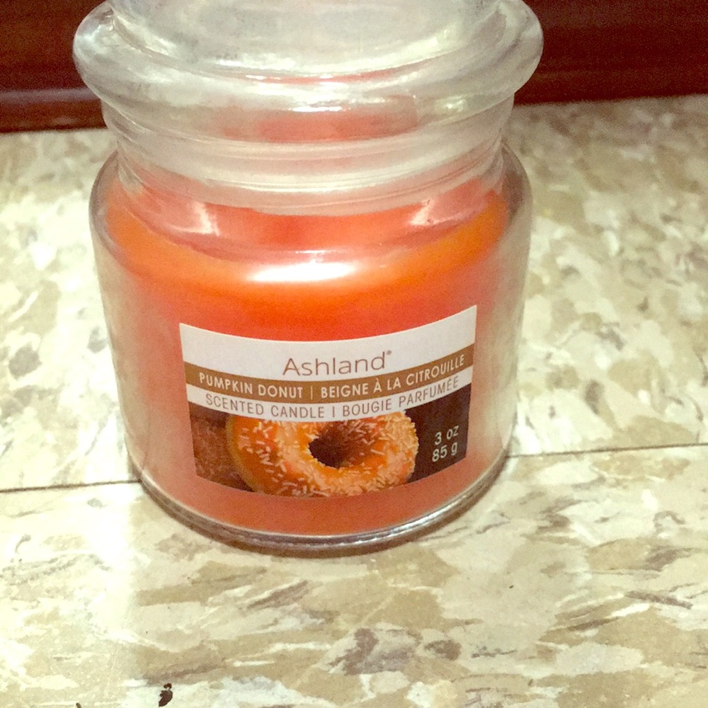 Never been used pumpkin donuts candle